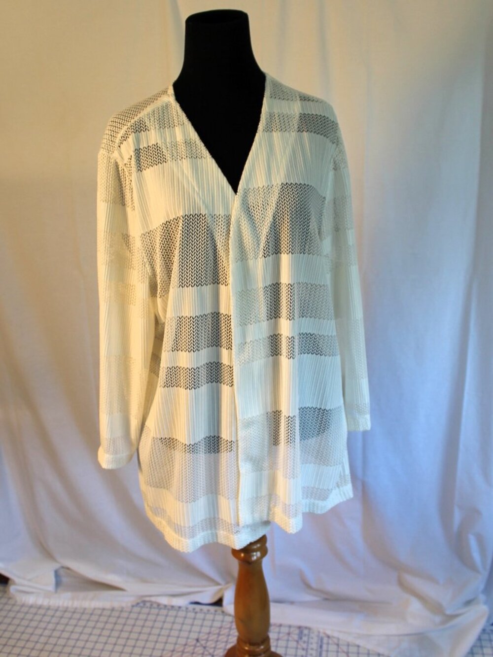 Easywear by Chico's White Open Cardigan Size 3 (XL)